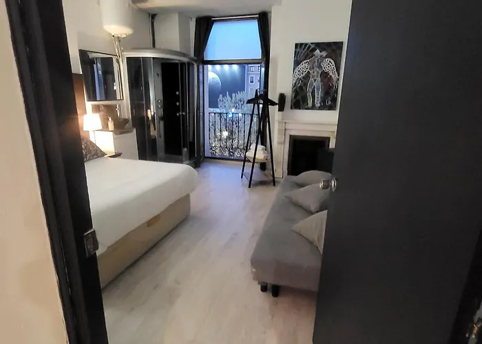 Rooms Opera